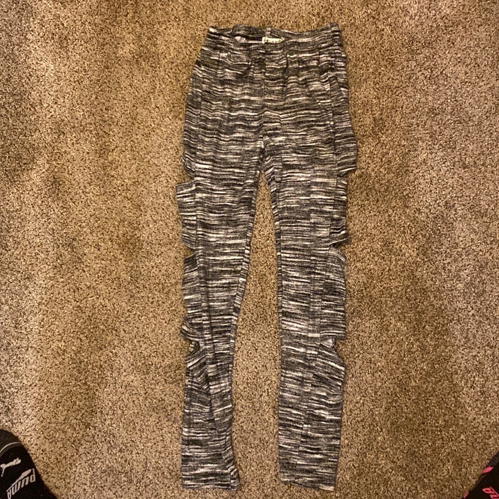 Leggings with slits on the side